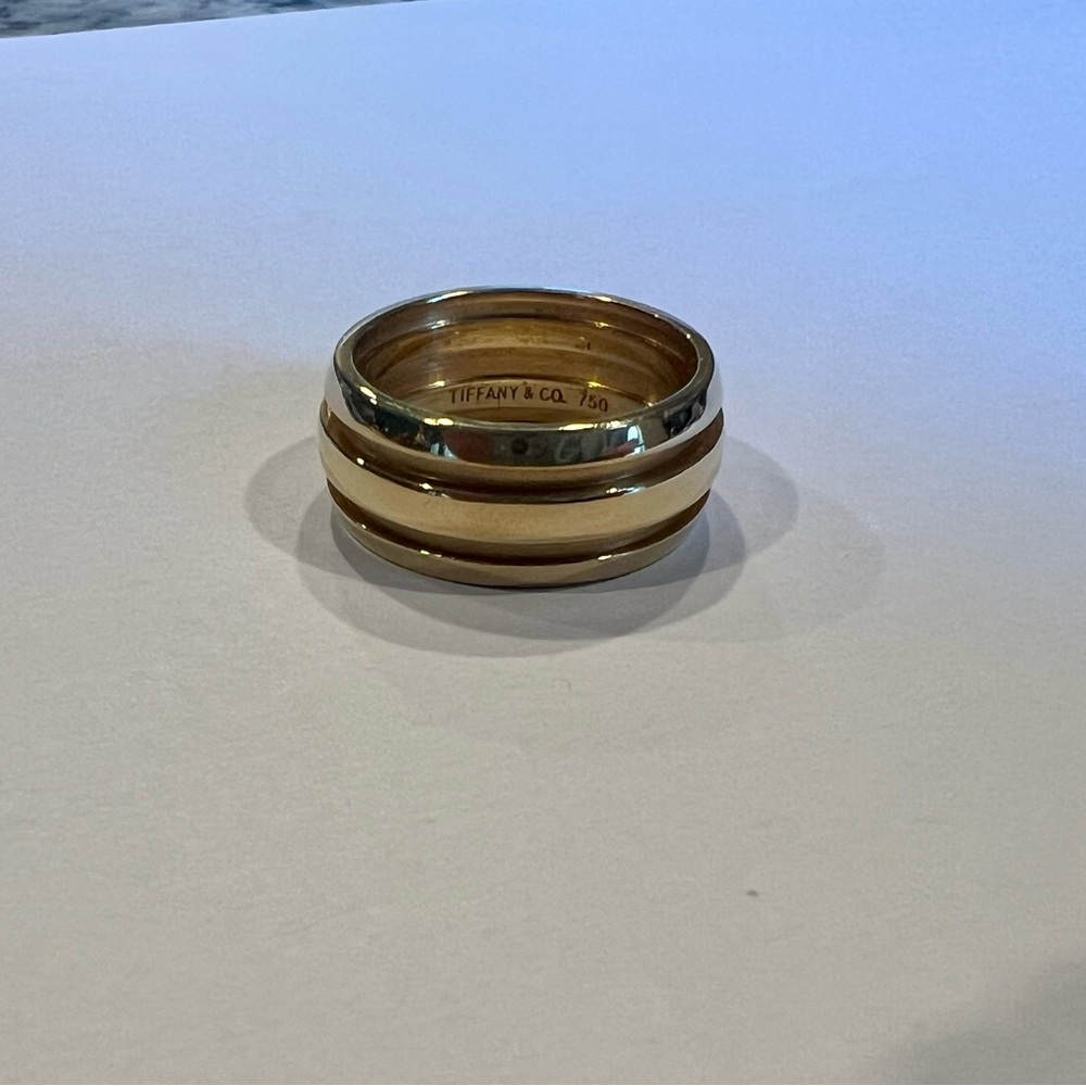 18k Gold Tiffany & Co. Atlas Groove Ring 9mm | Size 8.5